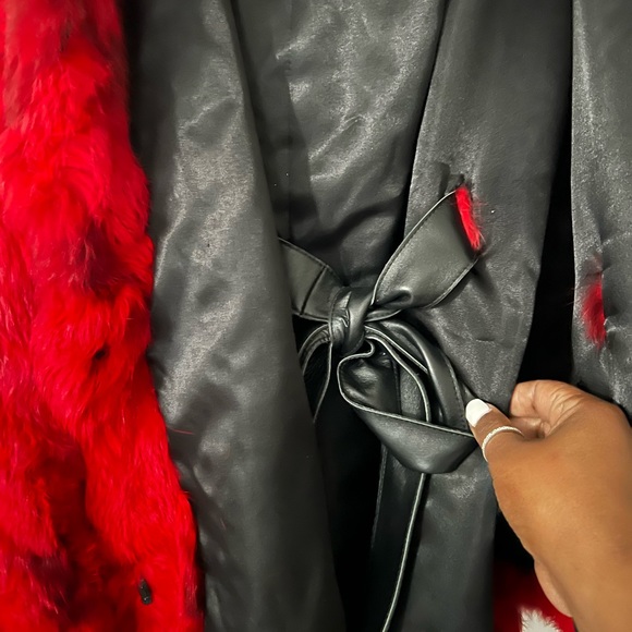 Baby It’s COLD OUTSIDE & This STUNNING red rabbit fur is the perfect for it - Picture 6 of 8